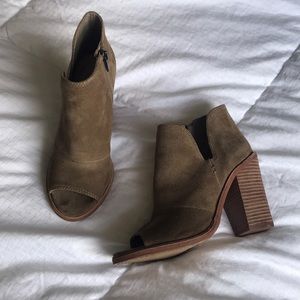 Vince camuto peep toe booties